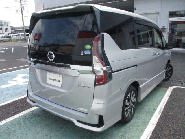 セレナ1.2 e-POWER ハイウェイスターV