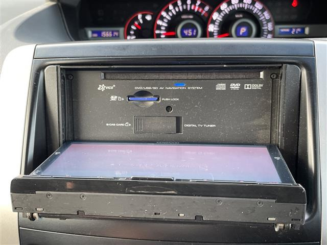 ヴォクシー2.0 ZS 4WD