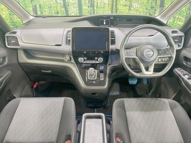 セレナ1.2 e-POWER ハイウェイスターV