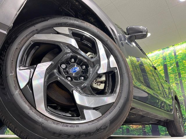�y����18�C���`�A���~�z�C�[���z�O�ςɃ}�b�`���������A���~�z�C�[���𑕒����Ă���܂��B�e��ЊO�A���~�z�C�[����A�X�^�b�h���X�^�C�����戵�����Ă���܂��B���񂲑��k����������