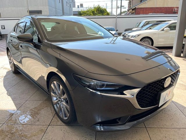 �������x�̃K���X�疌�ŝ����͂������A�㎿�ȃc���E����������B���O����_���J�����؂Ȉ��Ԃ�ی삵�A�F�����E�򉻂�h�~�B�u�e�X�v���b�V���R�[�g�v�A�u�e�v���~�b�T�R�[�g�v���炨�I�т��������܂��B