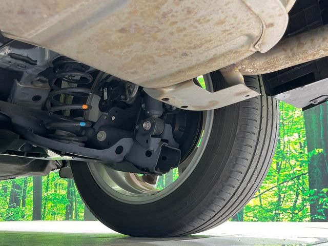 お車を安心してお乗りいただく為には、足回りの定期点検が欠かせません。サービスサポート(有償保証)では無料点検もご提供しており、安心のカーライフをお過ごしいただけるサポート体制が整っています。