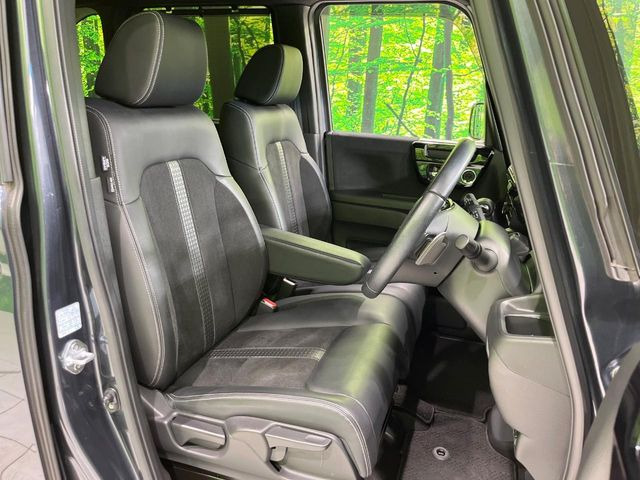 運転席シート廻りは使用感も少なく、良好な状態となっています。丁寧に使われていたことがよくわかりますね。