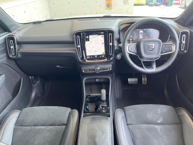 XC40B4 AWD Rデザイン 4WD
