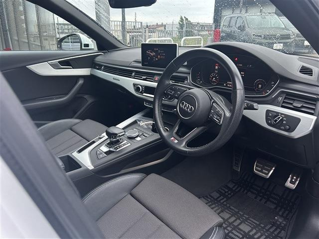 A42.0 TFSI クワトロ Sラインパッケージ 4WD