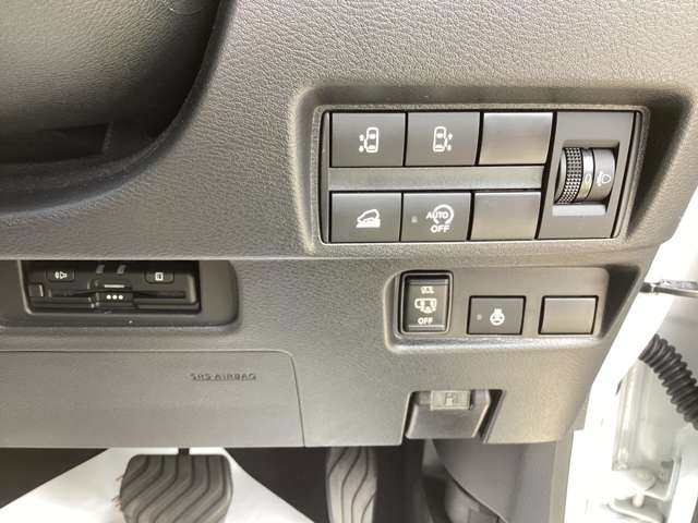 デリカミニT プレミアム 4WD