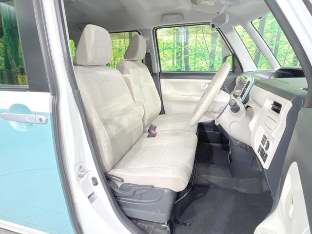 運転席シート廻りは使用感も少なく、良好な状態となっています。丁寧に使われていたことがよくわかりますね。