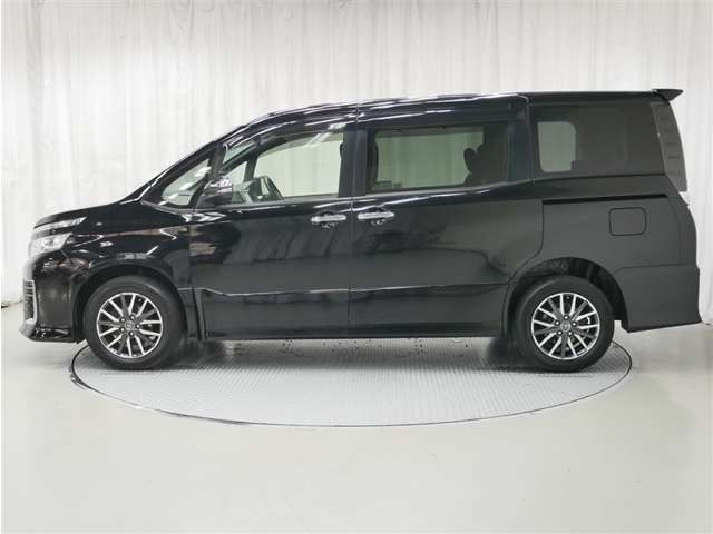 ヴォクシー2.0 ZS 煌 4WD