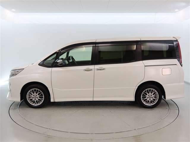 ノア1.8 ハイブリッド Si W×B II