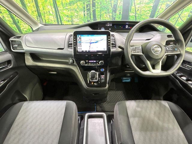 セレナ1.2 e-POWER ハイウェイスターV