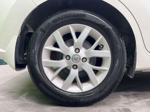 �y�����A���~�z�C�[���z�O�ςɃ}�b�`�����A���~�z�C�[���𑕒����Ă���܂��B�e��A���~�z�C�[����A�X�^�b�h���X�^�C�����戵�����Ă���܂��B���񂲑��k����������