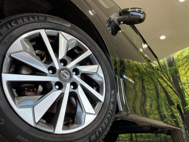 �y����16�C���`�A���~�z�C�[���z�O�ςɃ}�b�`���������A���~�z�C�[���𑕒����Ă���܂��B�e��ЊO�A���~�z�C�[����A�X�^�b�h���X�^�C�����戵�����Ă���܂��B���񂲑��k����������