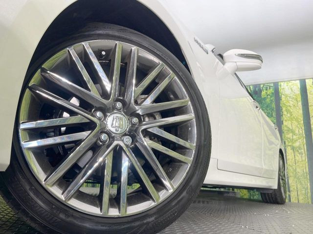 �y�����A���~�z�C�[���z�O�ςɃ}�b�`���������A���~�z�C�[���𑕒����Ă���܂��B�e��ЊO�A���~�z�C�[����A�X�^�b�h���X�^�C�����戵�����Ă���܂��B���񂲑��k����������