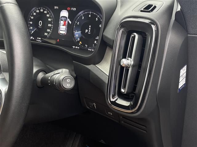 XC40T4 AWD インスクリプション 4WD