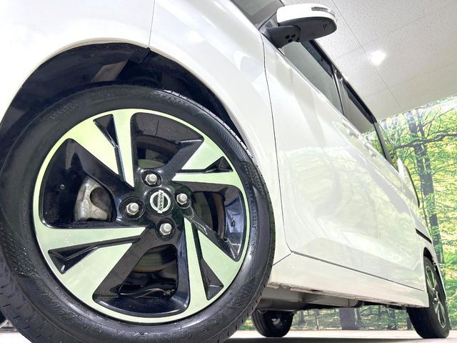 �y����15�C���`�A���~�z�C�[���z�O�ςɃ}�b�`���������A���~�z�C�[���𑕒����Ă���܂��B�e��ЊO�A���~�z�C�[����A�X�^�b�h���X�^�C�����戵�����Ă���܂��B���񂲑��k����������