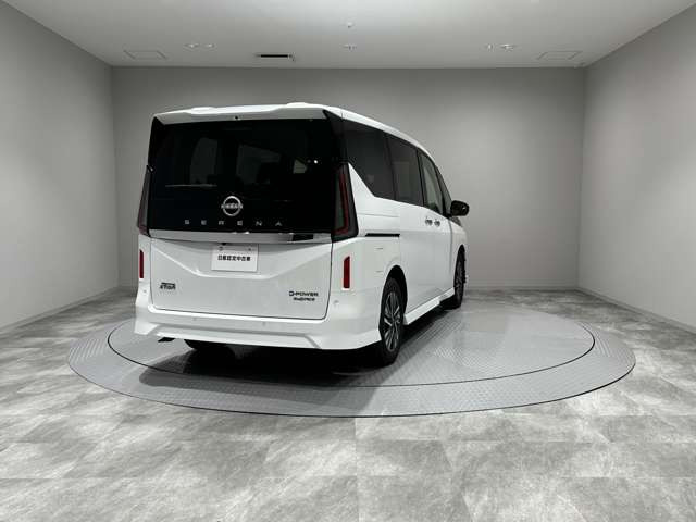 セレナ1.4 e-4ORCE ハイウェイスターV 4WD