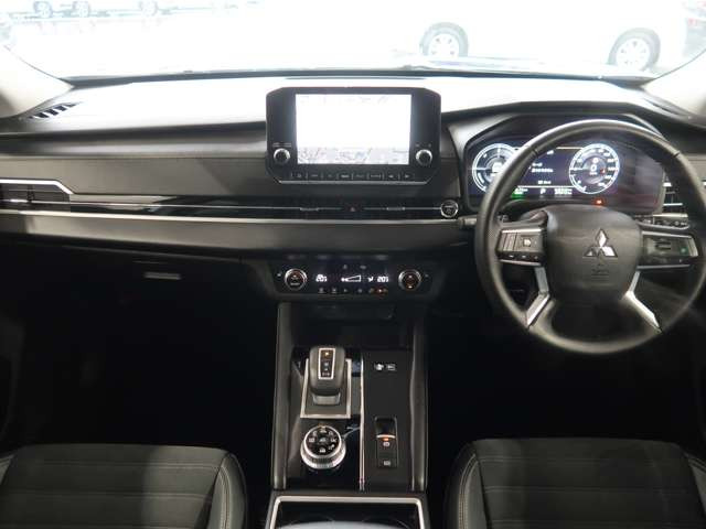 アウトランダーPHEV 2.4 G 4WD