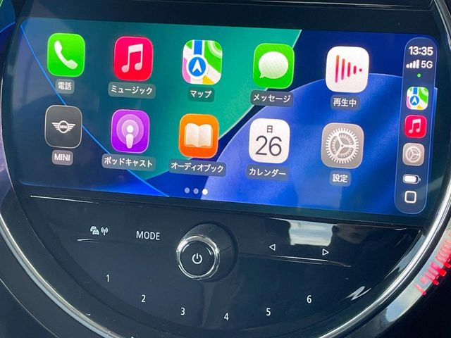 ��Apple Car Play:�X�}�z�Ƃ̗L���ڑ��ŁA�i�r�E�I�[�f�B�I�Đ��ȂǃX�}�z�̃A�v���@�\����ʂł��g����֗��@�\�ł�!
