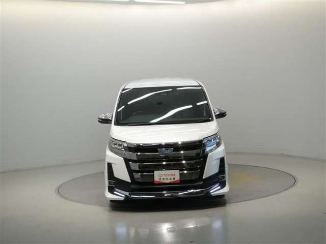 ノア1.8 ハイブリッド Si W×B II