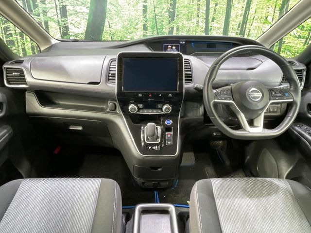 セレナ1.2 e-POWER ハイウェイスターV