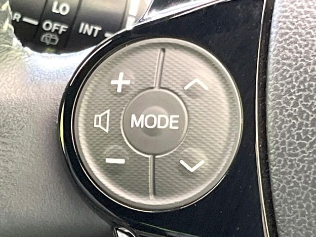 【ステアリングスイッチ】運転中、前方から目線をそらすことなく、オーディオ等の操作が可能な便利機能!安心&快適なドライブを演出してくれます♪