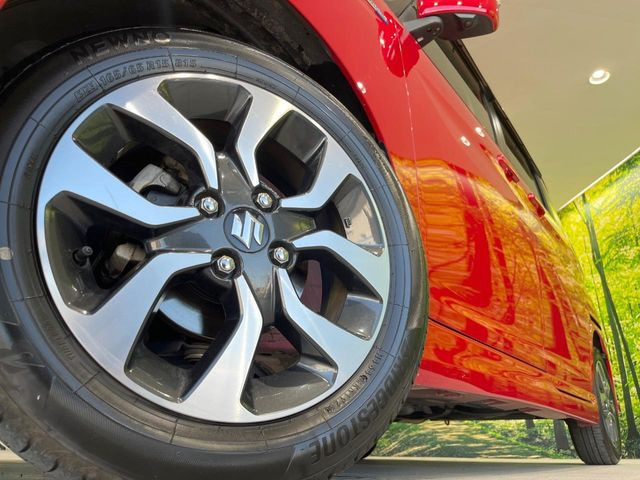 �y����15�C���`�A���~�z�C�[���z�O�ςɃ}�b�`���������A���~�z�C�[���𑕒����Ă���܂��B�e��ЊO�A���~�z�C�[����A�X�^�b�h���X�^�C�����戵�����Ă���܂��B���񂲑��k����������