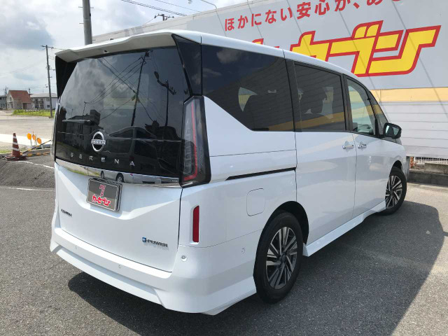 セレナ1.4 e-POWER ルキシオン