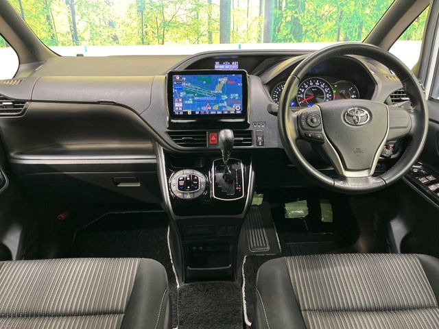 ヴォクシー2.0 ZS 煌