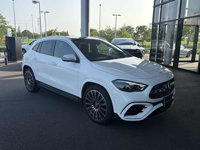 GLAクラスGLA200d 4マチック AMGラインパッケージ 4WD