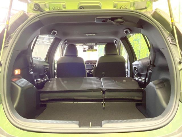 普段のお買い物や通勤、送迎等に十分な荷室スペースを確保しております。セカンドシートを倒すと、大きな荷物の積載も可能です♪