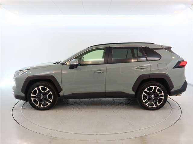 RAV42.0 アドベンチャー 4WD