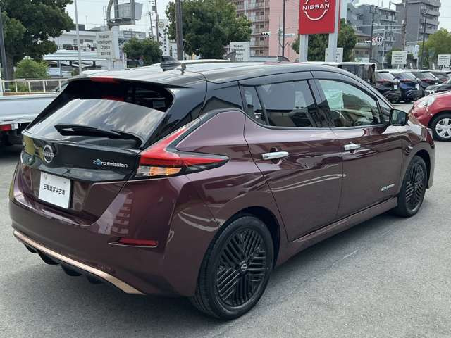 リーフe+ X 90周年記念車