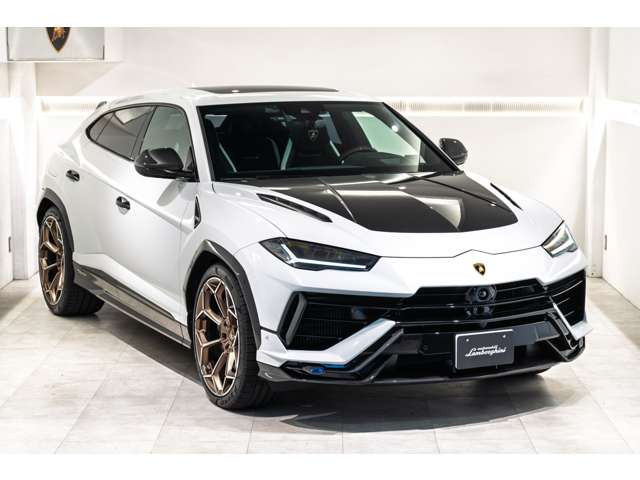 ウルスペルフォルマンテ 4WD