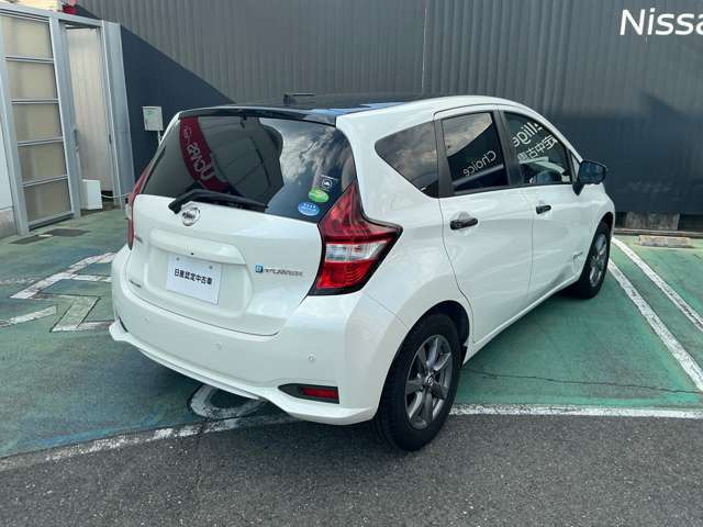 ノート1.2 e-POWER メダリスト ブラックアロー