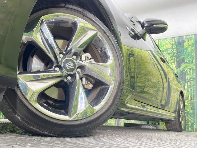�y�����A���~�z�C�[���z�O�ςɃ}�b�`���������A���~�z�C�[���𑕒����Ă���܂��B�e��ЊO�A���~�z�C�[����A�X�^�b�h���X�^�C�����戵�����Ă���܂��B���񂲑��k����������
