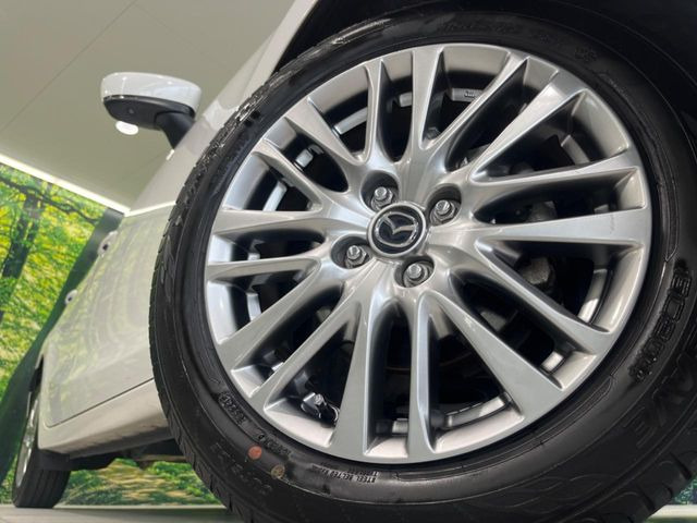 �y����16�C���`�A���~�z�C�[���z�O�ςɃ}�b�`���������A���~�z�C�[���𑕒����Ă���܂��B�e��ЊO�A���~�z�C�[����A�X�^�b�h���X�^�C�����戵�����Ă���܂��B���񂲑��k����������