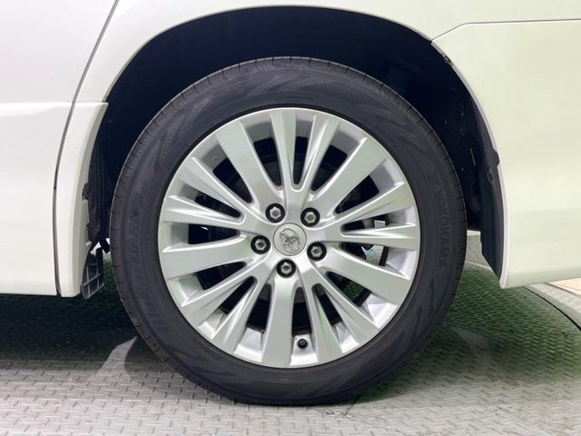 �y����18�C���`�A���~�z�C�[���z�O�ςɃ}�b�`���������A���~�z�C�[���𑕒����Ă���܂��B�e��ЊO�A���~�z�C�[����A�X�^�b�h���X�^�C�����戵�����Ă���܂��B���񂲑��k����������
