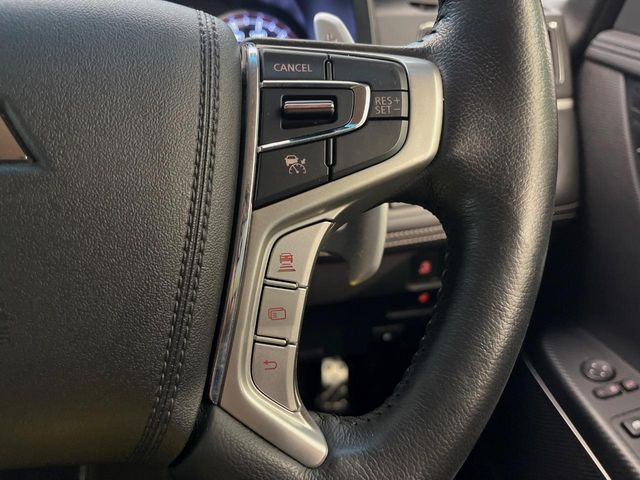 【レーダークルーズコントロール】高速道路での長距離走行が楽に!!自動で速度を保つクルーズコントロールが、衝突軽減システムと連携し、前方の車両を感知して車間を保つように速度調節してくれます!!