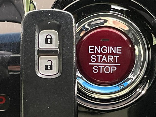 �yHonda�X�}�[�g�L�[�z�J�o����|�P�b�g�ɓ��ꂽ�܂܂ł��h�A�̎{���E�������\�ȃX�}�[�g�L�[�𑕔��B�G���W���̃I���E�I�t�����J�M�����o���K�v����������Ƃ��Ă��֗��ł���