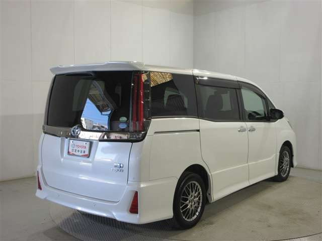 ノア1.8 ハイブリッド Si W×B II
