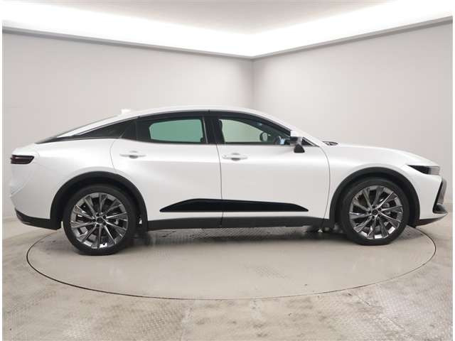 クラウンクロスオーバー2.5 G アドバンスト レザー パッケージ E-Four 4WD
