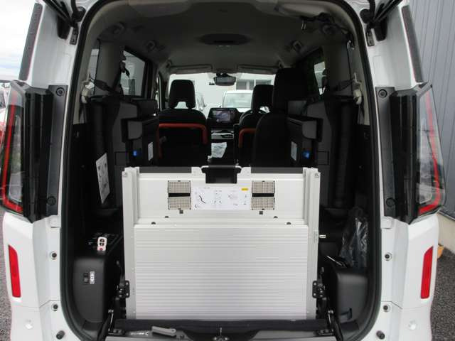 セレナ2.0 XV