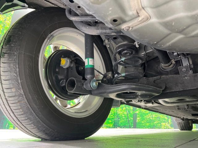 お車を安心してお乗りいただく為には、足回りの定期点検が欠かせません。サービスサポート(有償保証)では無料点検もご提供しており、安心のカーライフをお過ごしいただけるサポート体制が整っています。