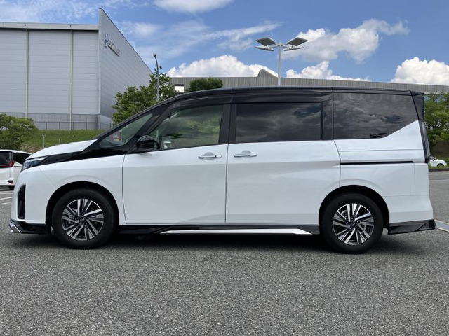 セレナ1.4 e-POWER ハイウェイスターV