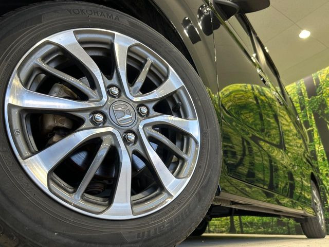 �y����14�C���`�A���~�z�C�[���z�O�ςɃ}�b�`���������A���~�z�C�[���𑕒����Ă���܂��B�e��ЊO�A���~�z�C�[����A�X�^�b�h���X�^�C�����戵�����Ă���܂��B���񂲑��k����������