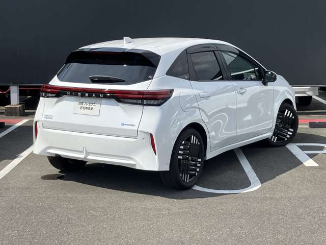 ノートオーラ1.2 G レザーエディション