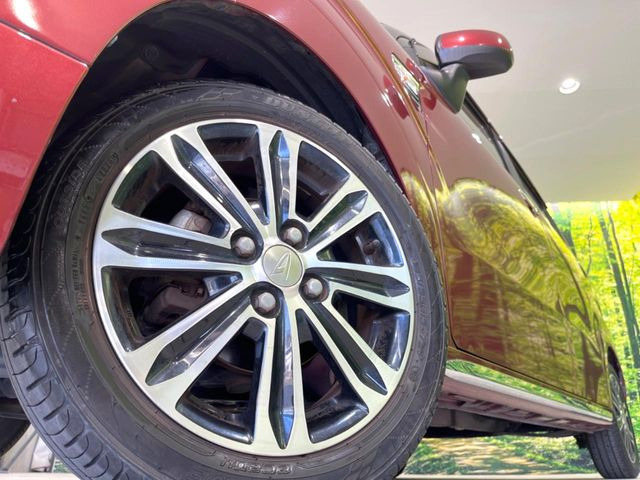 �y����15�C���`�A���~�z�C�[���z�O�ςɃ}�b�`���������A���~�z�C�[���𑕒����Ă���܂��B�e��ЊO�A���~�z�C�[����A�X�^�b�h���X�^�C�����戵�����Ă���܂��B���񂲑��k����������