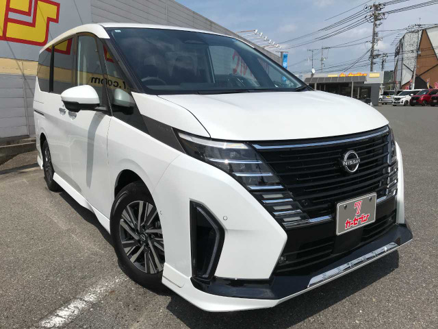 セレナ1.4 e-POWER ルキシオン