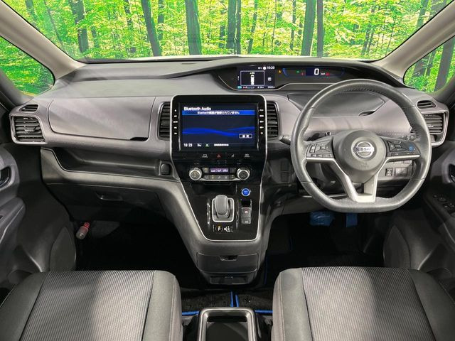 セレナ1.2 e-POWER ハイウェイスターV