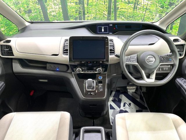 セレナ1.2 e-POWER ハイウェイスターV